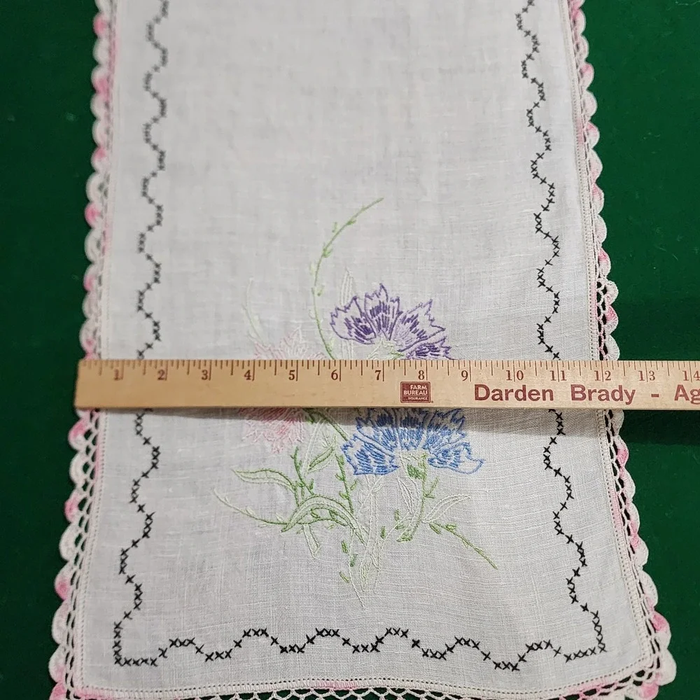 Vintage Hand Embroidered Linen Table Runner Floral Crochet Lace Trim 38x12